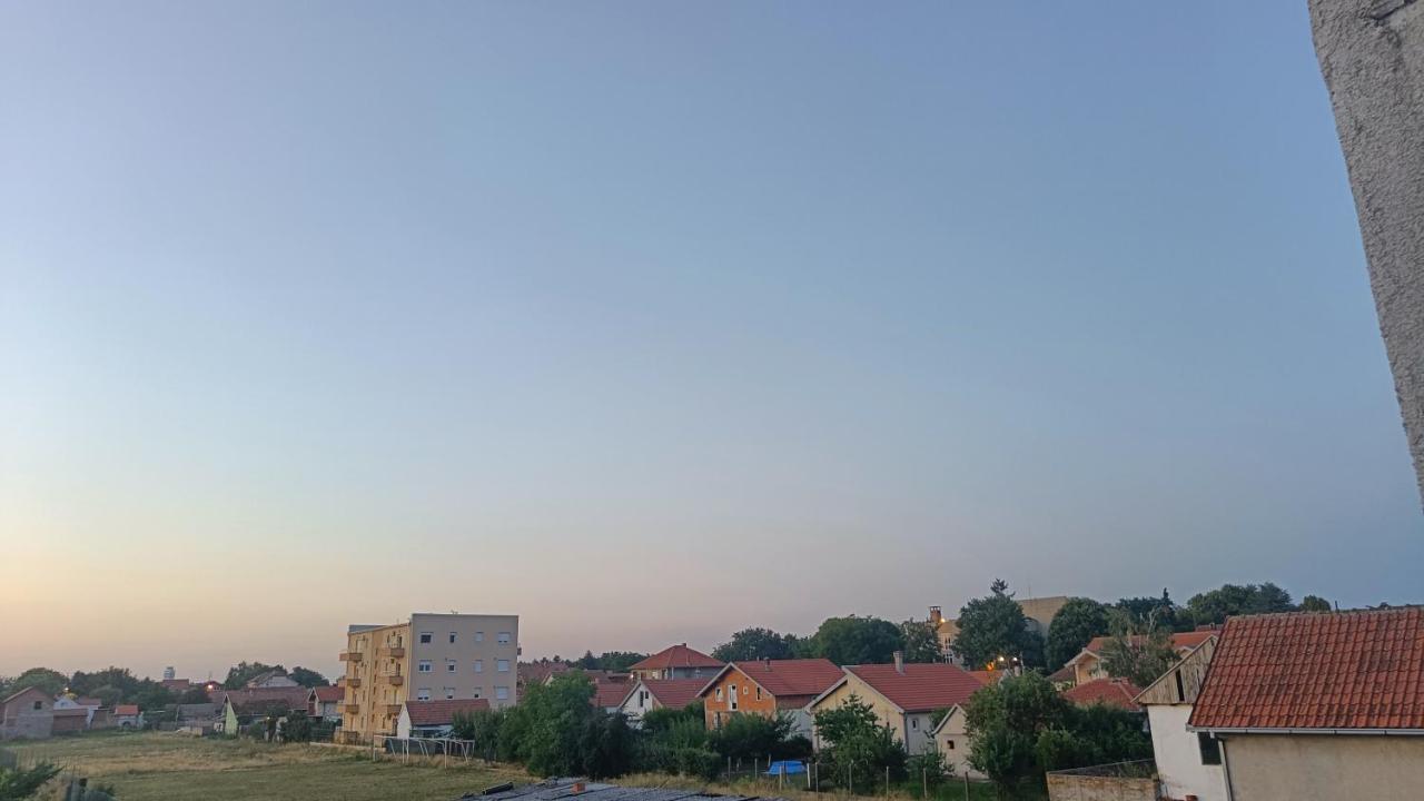 Privatna Soba Dusan Surčin Dış mekan fotoğraf